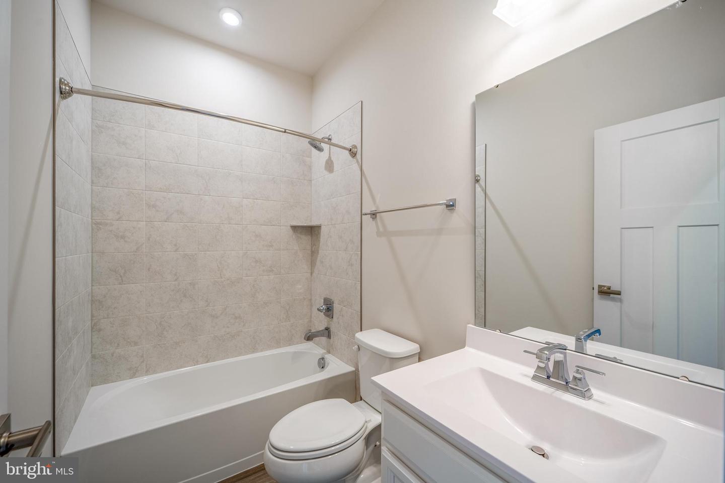 14062 SUNRISE VALLEY DR, HERNDON, Virginia 20171, 3 Bedrooms Bedrooms, ,3 BathroomsBathrooms,Residential,For sale,14062 SUNRISE VALLEY DR,VAFX2294212 MLS # VAFX2294212