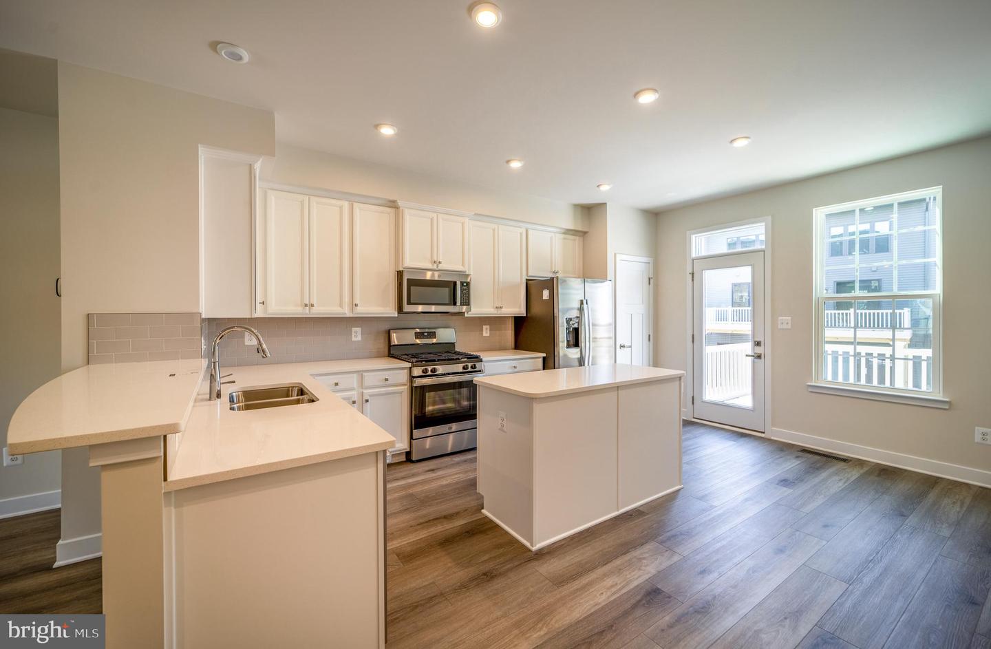 14062 SUNRISE VALLEY DR, HERNDON, Virginia 20171, 3 Bedrooms Bedrooms, ,3 BathroomsBathrooms,Residential,For sale,14062 SUNRISE VALLEY DR,VAFX2294212 MLS # VAFX2294212