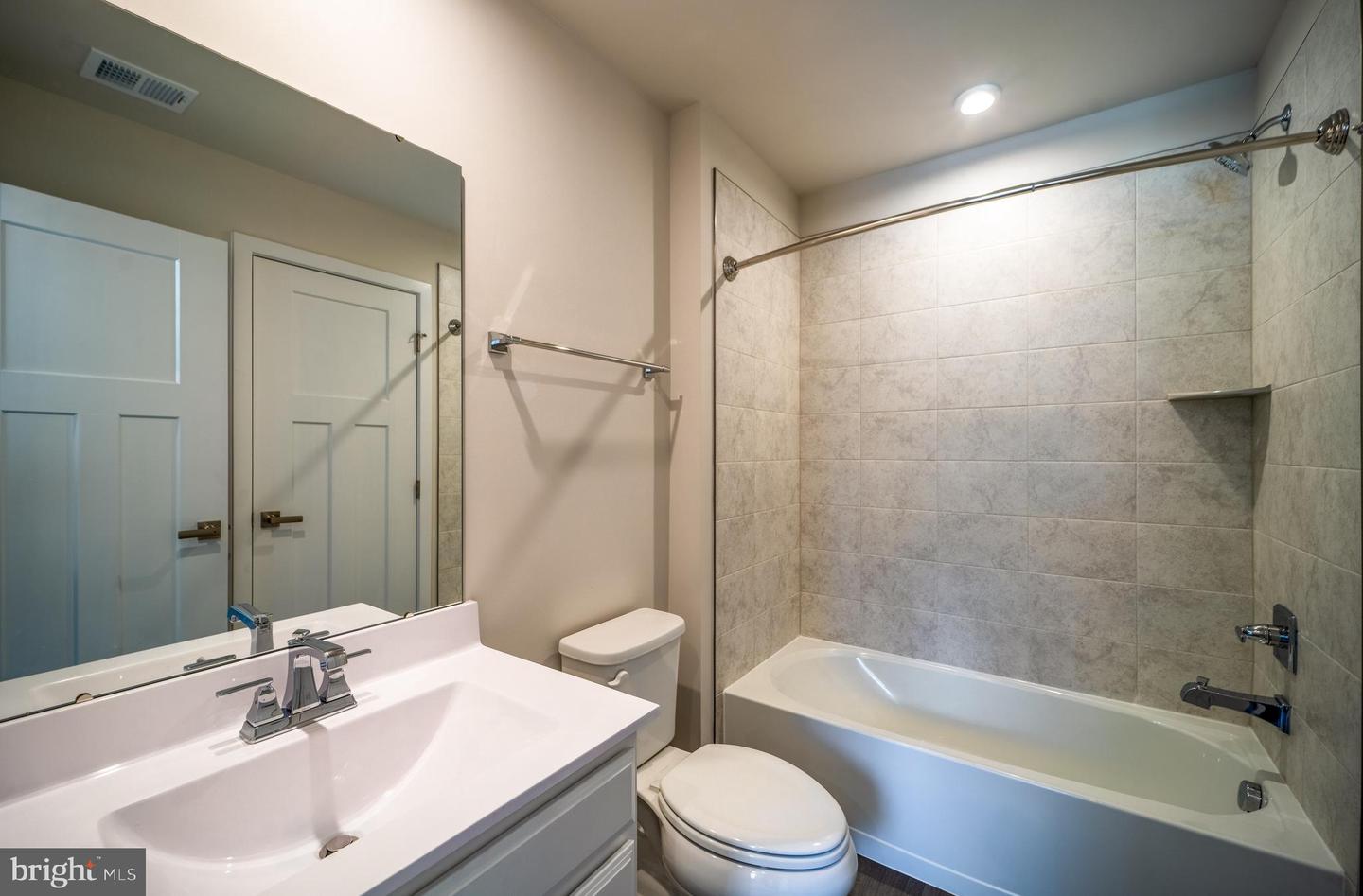 14062 SUNRISE VALLEY DR, HERNDON, Virginia 20171, 3 Bedrooms Bedrooms, ,3 BathroomsBathrooms,Residential,For sale,14062 SUNRISE VALLEY DR,VAFX2294212 MLS # VAFX2294212