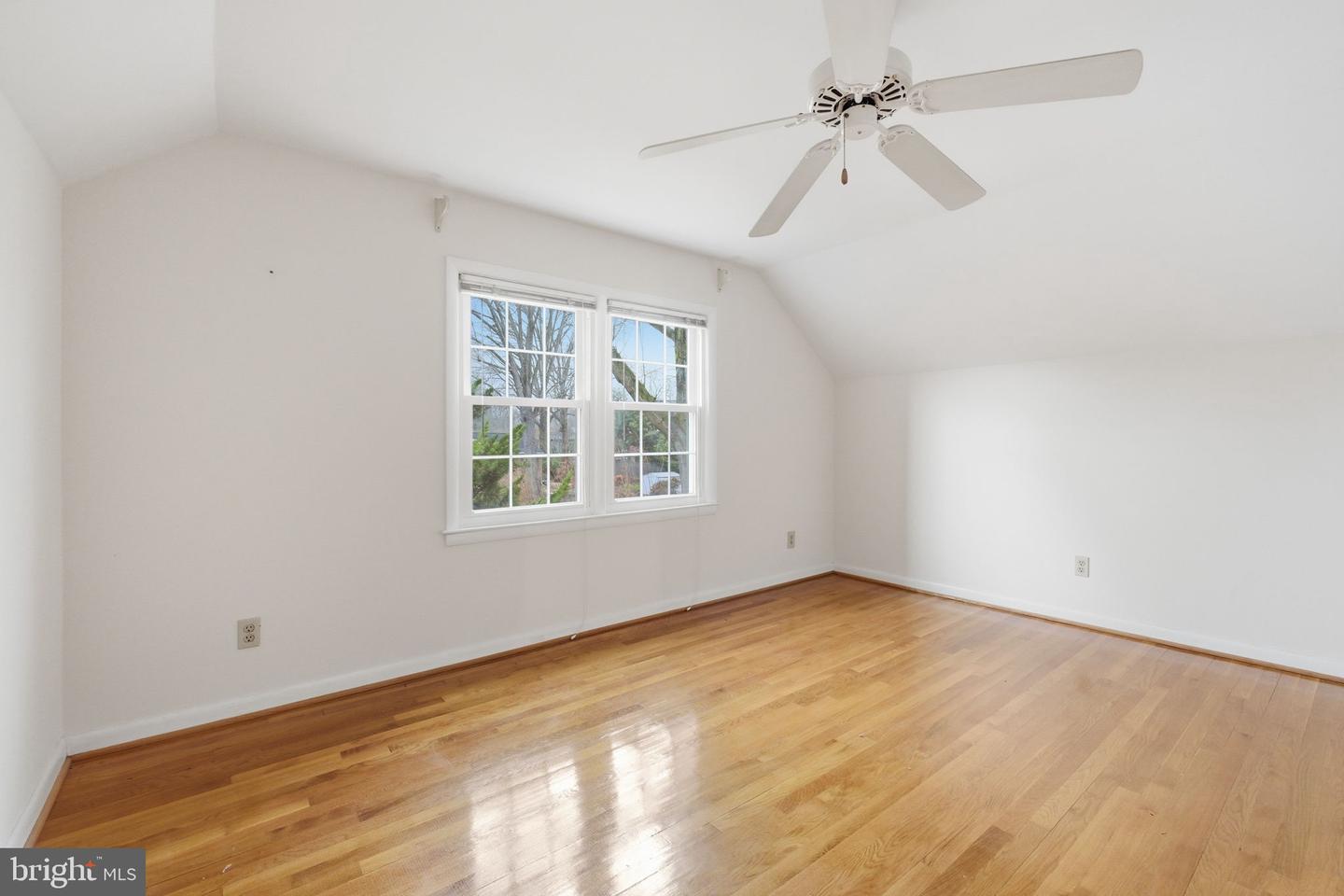 2106 WAKEFIELD ST, ALEXANDRIA, Virginia 22308, 3 Bedrooms Bedrooms, 8 Rooms Rooms,2 BathroomsBathrooms,Residential,For sale,2106 WAKEFIELD ST,VAFX2294238 MLS # VAFX2294238