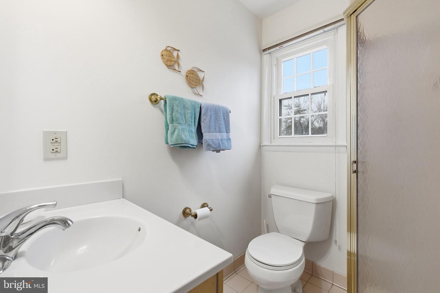 2106 WAKEFIELD ST, ALEXANDRIA, Virginia 22308, 3 Bedrooms Bedrooms, 8 Rooms Rooms,2 BathroomsBathrooms,Residential,For sale,2106 WAKEFIELD ST,VAFX2294238 MLS # VAFX2294238