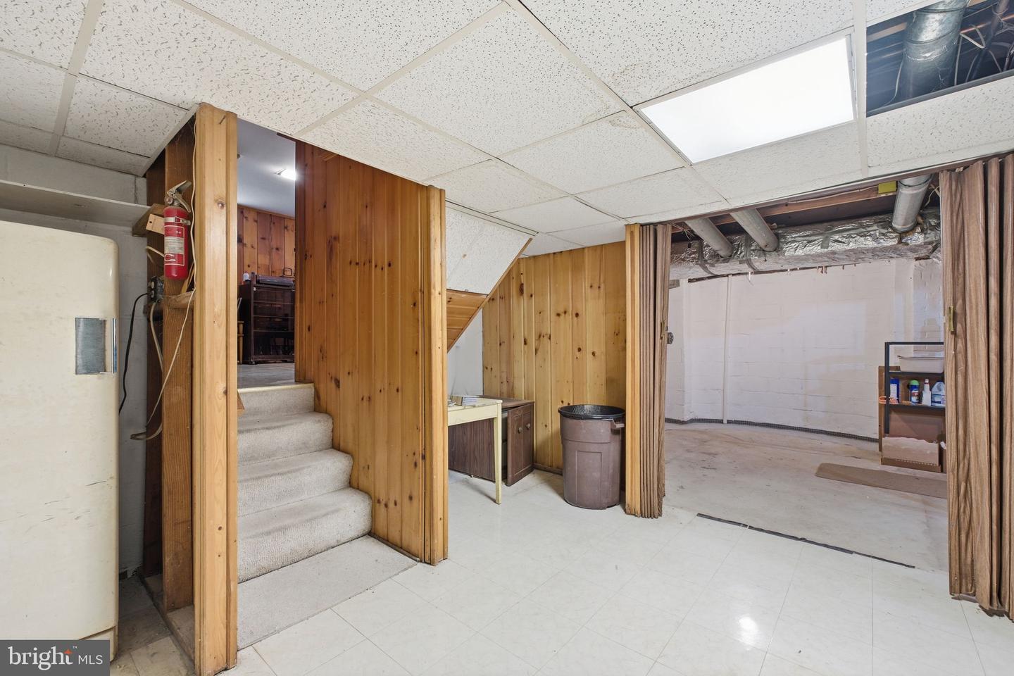 2106 WAKEFIELD ST, ALEXANDRIA, Virginia 22308, 3 Bedrooms Bedrooms, 8 Rooms Rooms,2 BathroomsBathrooms,Residential,For sale,2106 WAKEFIELD ST,VAFX2294238 MLS # VAFX2294238