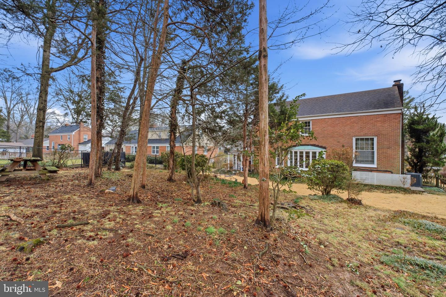 2106 WAKEFIELD ST, ALEXANDRIA, Virginia 22308, 3 Bedrooms Bedrooms, 8 Rooms Rooms,2 BathroomsBathrooms,Residential,For sale,2106 WAKEFIELD ST,VAFX2294238 MLS # VAFX2294238