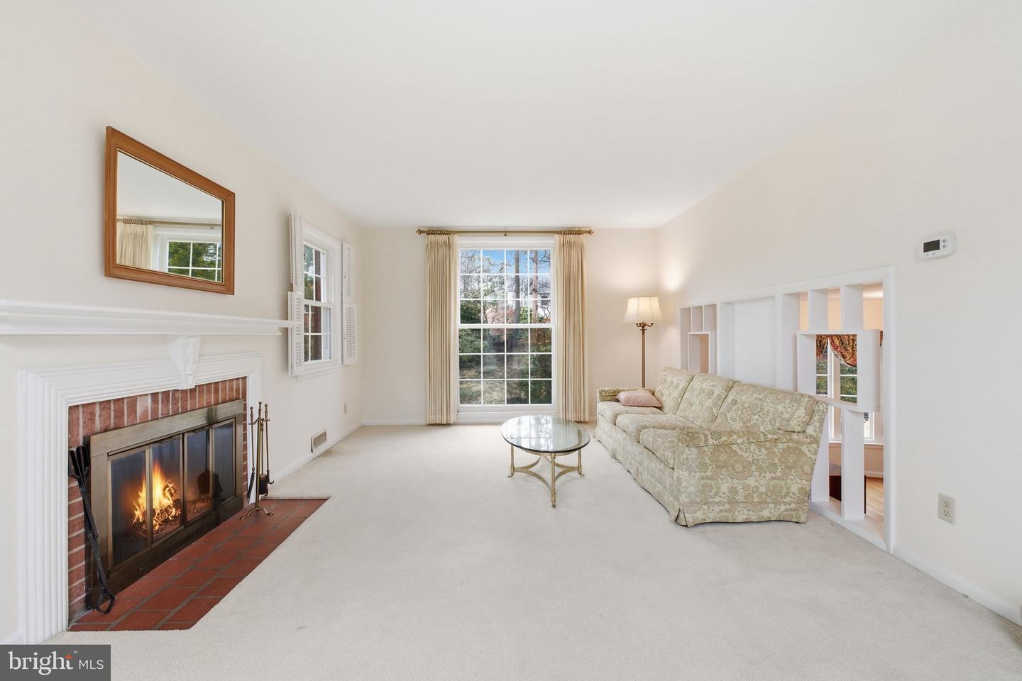 2106 WAKEFIELD ST, ALEXANDRIA, Virginia 22308, 3 Bedrooms Bedrooms, 8 Rooms Rooms,2 BathroomsBathrooms,Residential,For sale,2106 WAKEFIELD ST,VAFX2294238 MLS # VAFX2294238