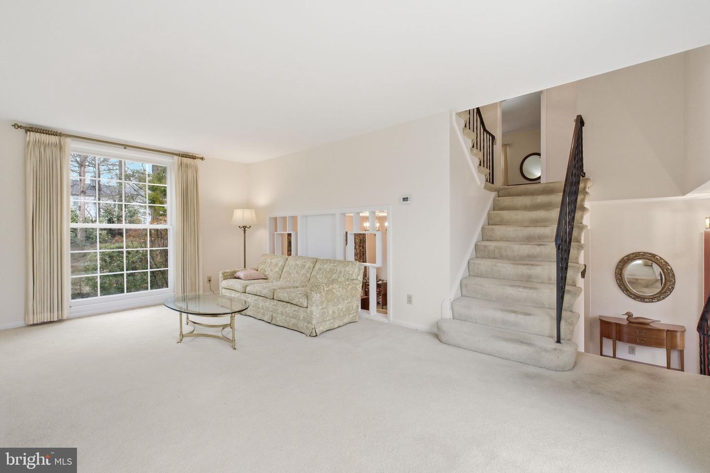 2106 WAKEFIELD ST, ALEXANDRIA, Virginia 22308, 3 Bedrooms Bedrooms, 8 Rooms Rooms,2 BathroomsBathrooms,Residential,For sale,2106 WAKEFIELD ST,VAFX2294238 MLS # VAFX2294238