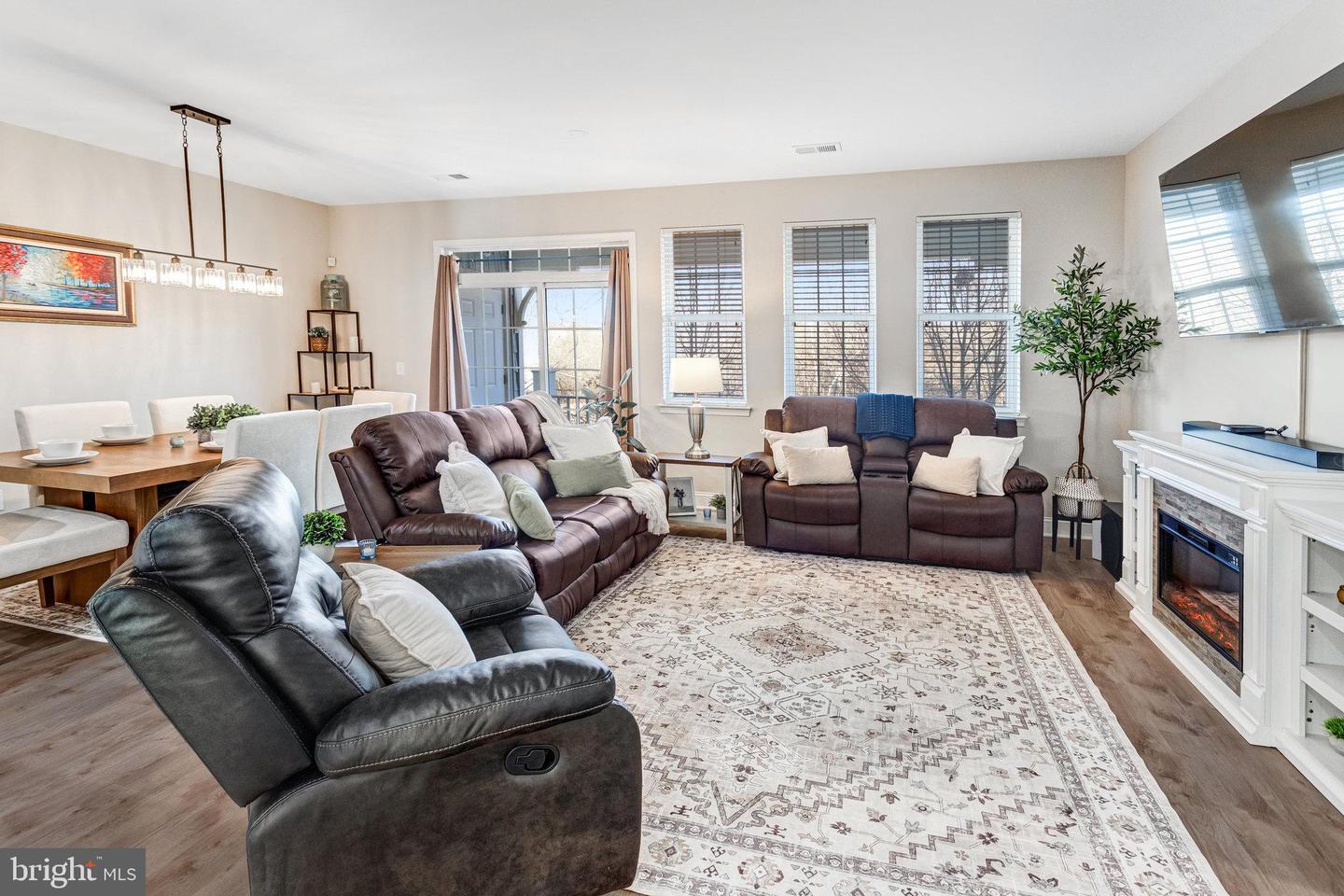 13804 GREENDALE DR, WOODBRIDGE, Virginia 22191, 4 Bedrooms Bedrooms, ,2 BathroomsBathrooms,Residential,For sale,13804 GREENDALE DR,VAPW2113784 MLS # VAPW2113784