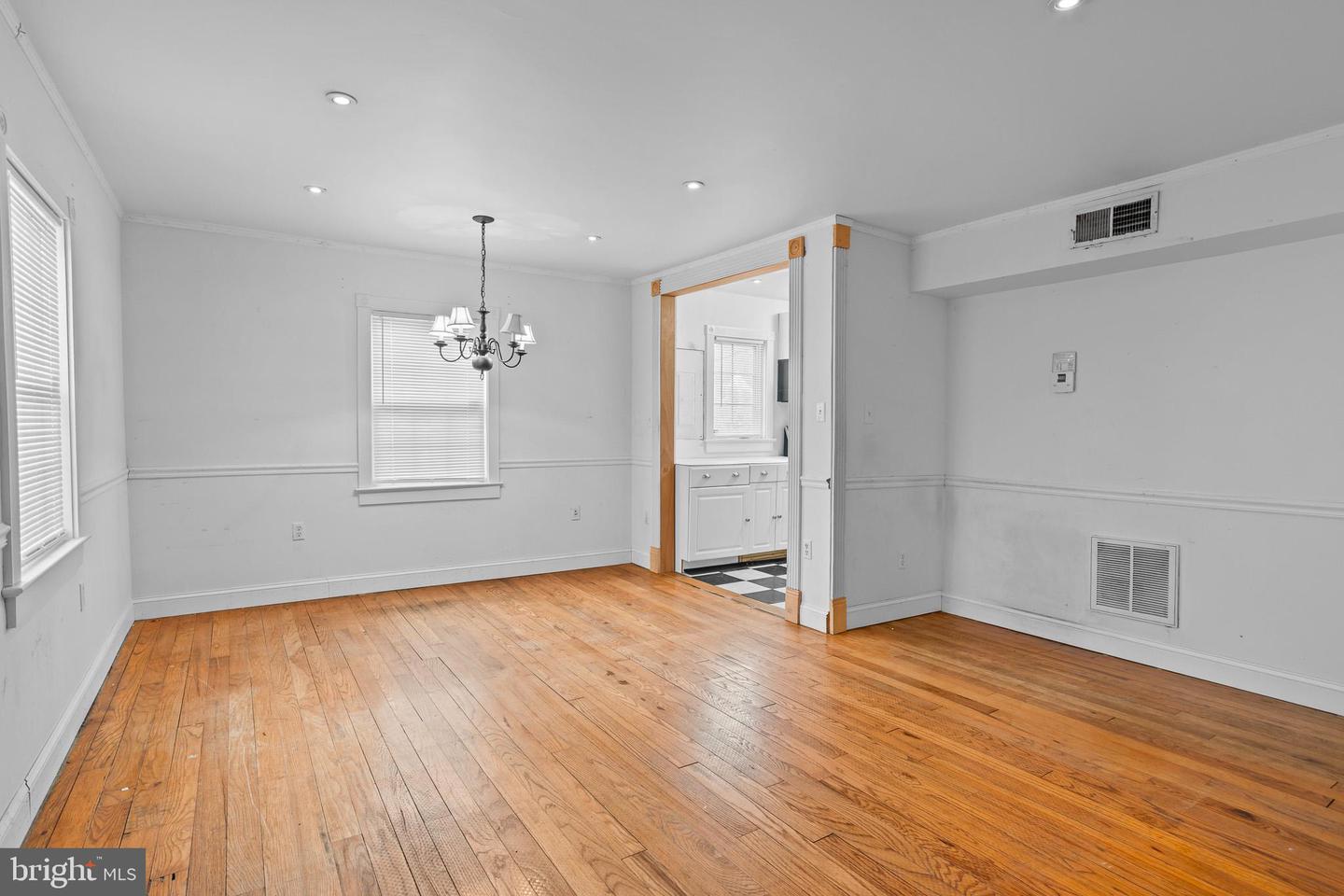 6028 RIXEY DR, ALEXANDRIA, Virginia 22303, 2 Bedrooms Bedrooms, ,1 BathroomBathrooms,Residential,For sale,6028 RIXEY DR,VAFX2294264 MLS # VAFX2294264