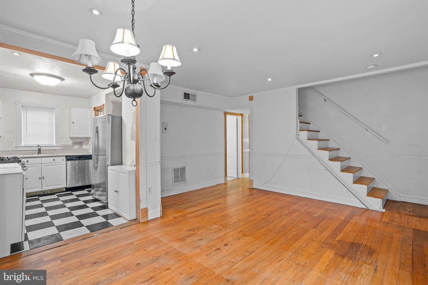 6028 RIXEY DR, ALEXANDRIA, Virginia 22303, 2 Bedrooms Bedrooms, ,1 BathroomBathrooms,Residential,For sale,6028 RIXEY DR,VAFX2294264 MLS # VAFX2294264