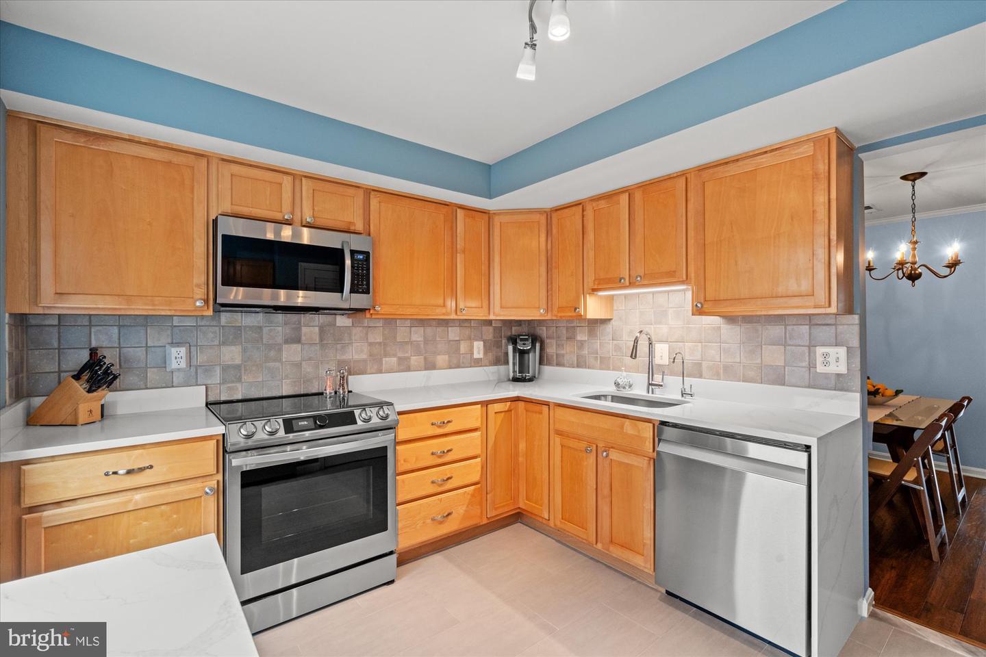 560 N WEST ST, ALEXANDRIA, Virginia 22314, 2 Bedrooms Bedrooms, ,1 BathroomBathrooms,Residential,For sale,560 N WEST ST,VAAX2054816 MLS # VAAX2054816