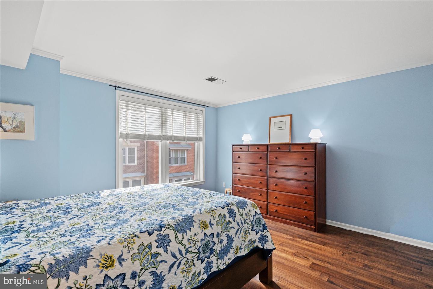560 N WEST ST, ALEXANDRIA, Virginia 22314, 2 Bedrooms Bedrooms, ,1 BathroomBathrooms,Residential,For sale,560 N WEST ST,VAAX2054816 MLS # VAAX2054816
