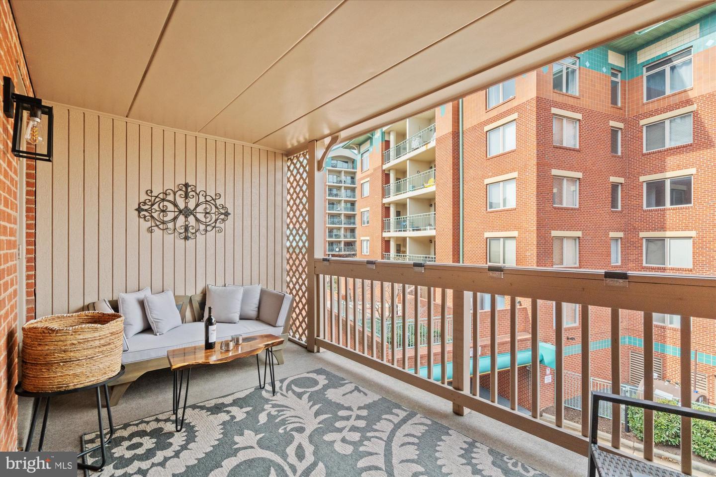 560 N WEST ST, ALEXANDRIA, Virginia 22314, 2 Bedrooms Bedrooms, ,1 BathroomBathrooms,Residential,For sale,560 N WEST ST,VAAX2054816 MLS # VAAX2054816