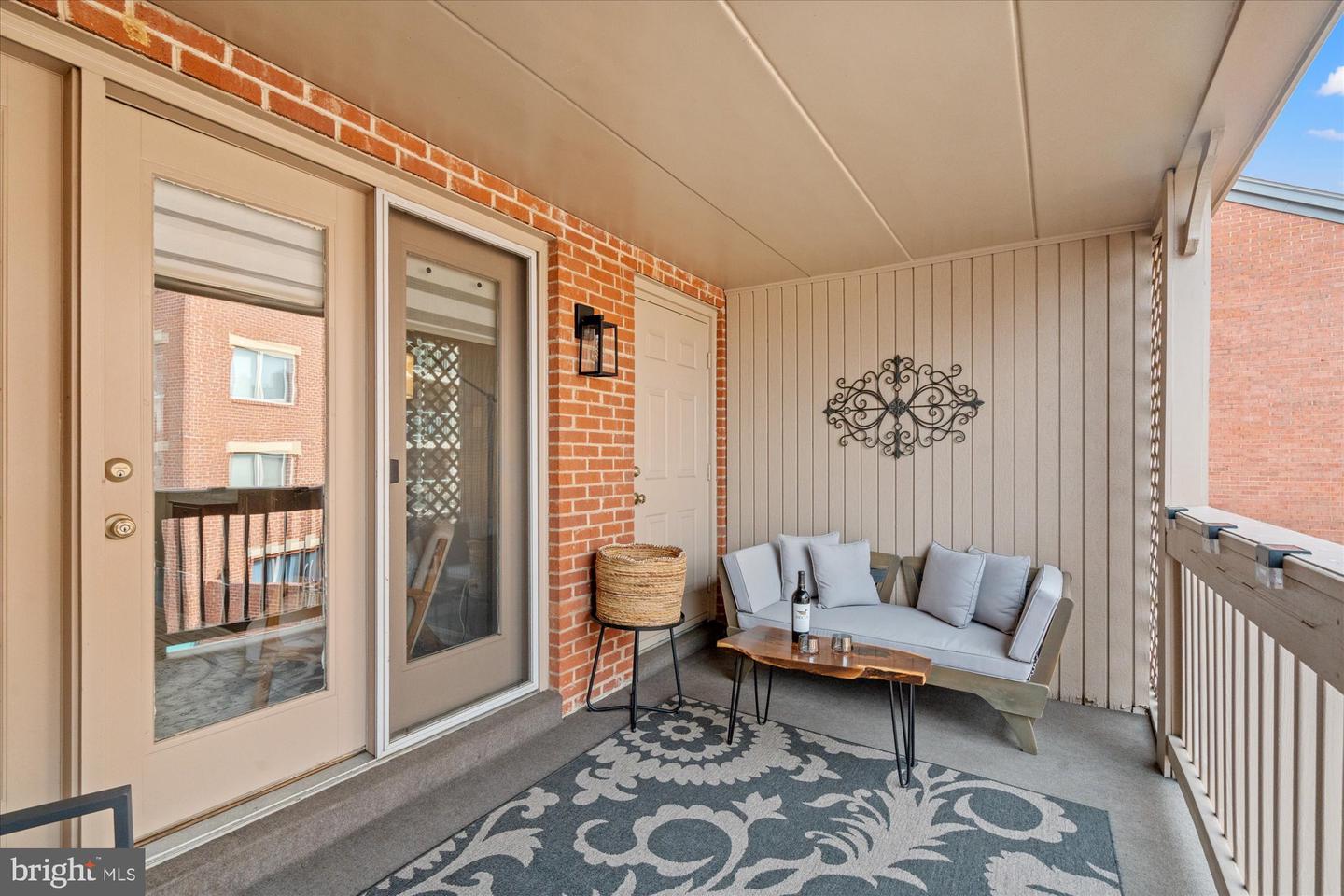 560 N WEST ST, ALEXANDRIA, Virginia 22314, 2 Bedrooms Bedrooms, ,1 BathroomBathrooms,Residential,For sale,560 N WEST ST,VAAX2054816 MLS # VAAX2054816