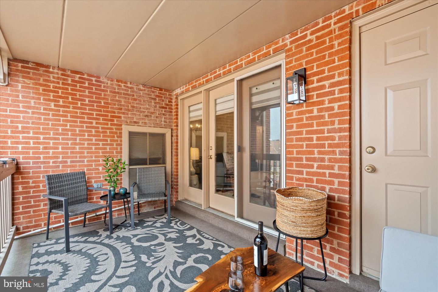 560 N WEST ST, ALEXANDRIA, Virginia 22314, 2 Bedrooms Bedrooms, ,1 BathroomBathrooms,Residential,For sale,560 N WEST ST,VAAX2054816 MLS # VAAX2054816