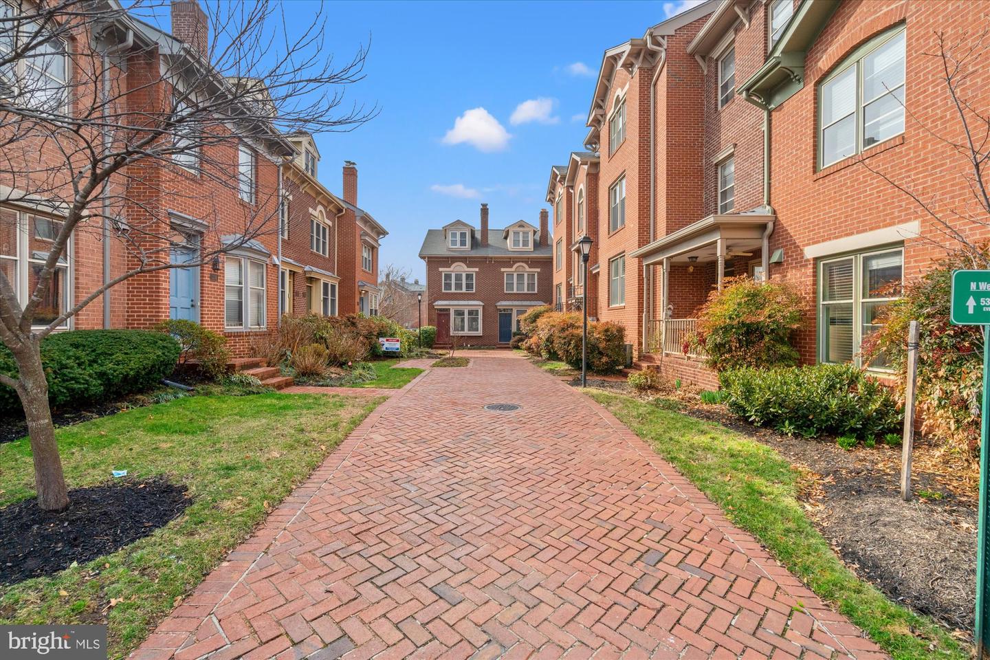 560 N WEST ST, ALEXANDRIA, Virginia 22314, 2 Bedrooms Bedrooms, ,1 BathroomBathrooms,Residential,For sale,560 N WEST ST,VAAX2054816 MLS # VAAX2054816