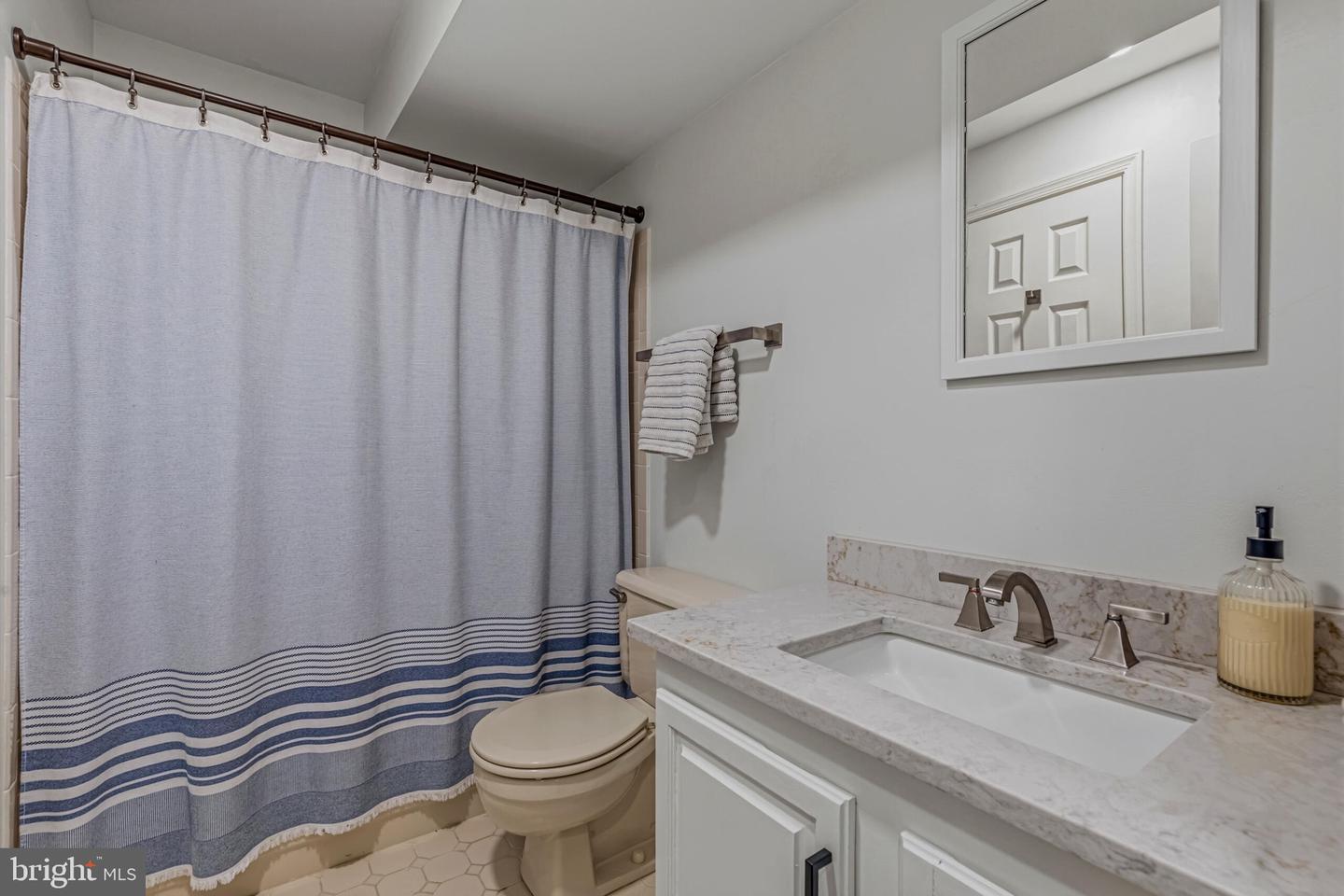 12541 N LAKE CT, FAIRFAX, Virginia 22033, 3 Bedrooms Bedrooms, ,3 BathroomsBathrooms,Residential,For sale,12541 N LAKE CT,VAFX2294260 MLS # VAFX2294260