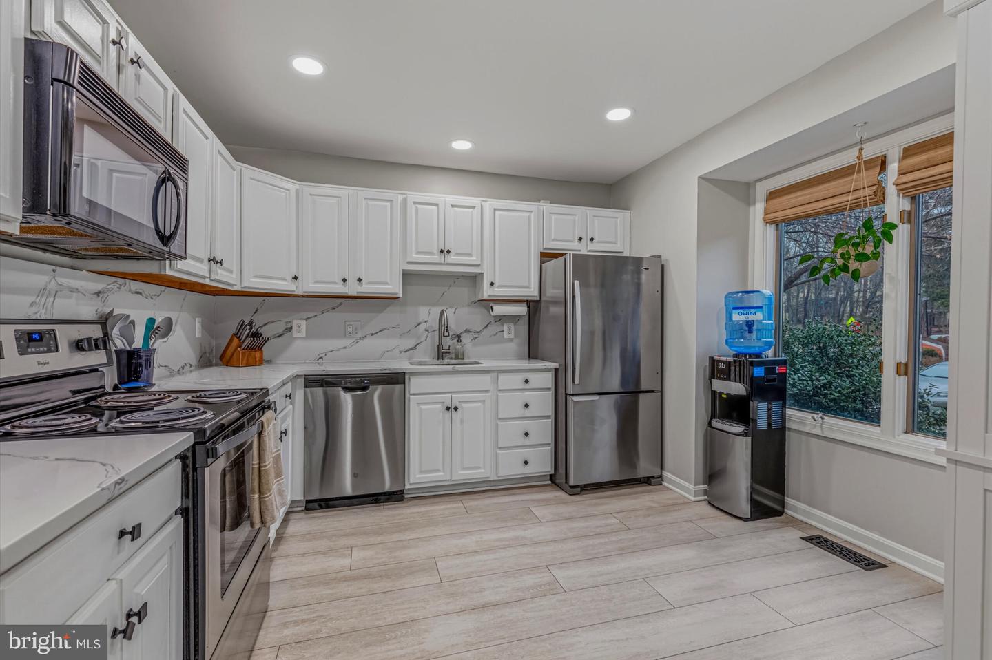 12541 N LAKE CT, FAIRFAX, Virginia 22033, 3 Bedrooms Bedrooms, ,3 BathroomsBathrooms,Residential,For sale,12541 N LAKE CT,VAFX2294260 MLS # VAFX2294260