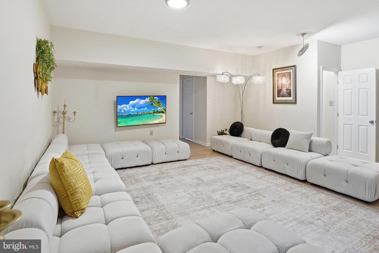 6524 MILVA LN, SPRINGFIELD, Virginia 22150, 3 Bedrooms Bedrooms, ,2 BathroomsBathrooms,Residential,For sale,6524 MILVA LN,VAFX2294288 MLS # VAFX2294288