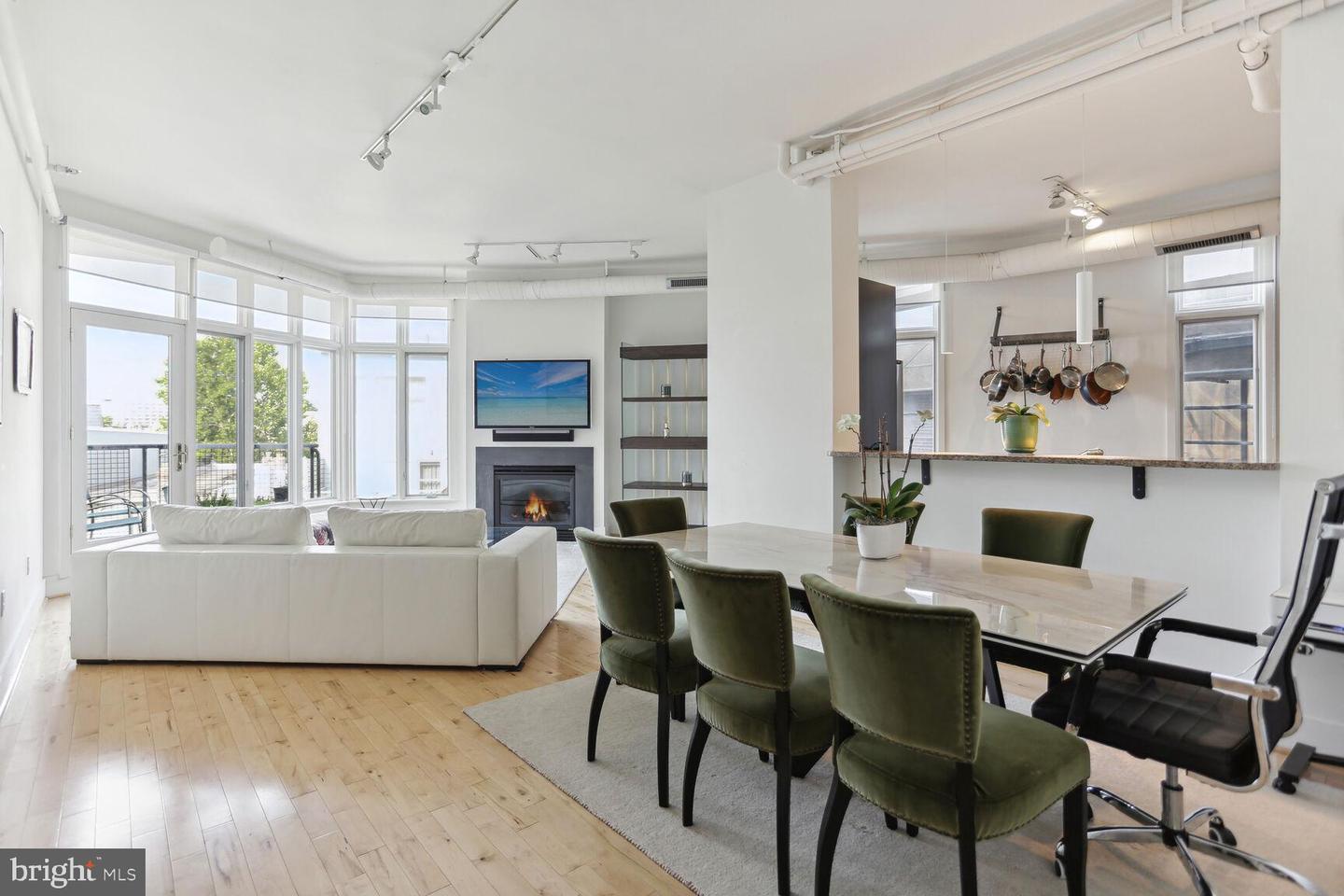 1700 KALORAMA RD NW #312, WASHINGTON, District Of Columbia 20009, 2 Bedrooms Bedrooms, ,2 BathroomsBathrooms,Residential,For sale,1700 KALORAMA RD NW #312,DCDC2249176 MLS # DCDC2249176