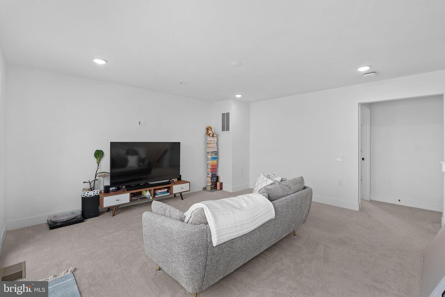 19738 PEACH FLOWER TER, ASHBURN, Virginia 20147, 4 Bedrooms Bedrooms, ,3 BathroomsBathrooms,Residential,For sale,19738 PEACH FLOWER TER,VALO2117458 MLS # VALO2117458