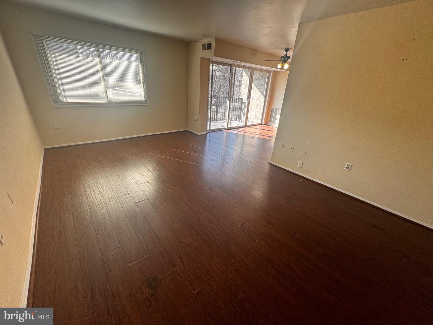 12701 LOTTE DR #301, WOODBRIDGE, Virginia 22192, 1 Bedroom Bedrooms, ,1 BathroomBathrooms,Residential,For sale,12701 LOTTE DR #301,VAPW2113830 MLS # VAPW2113830