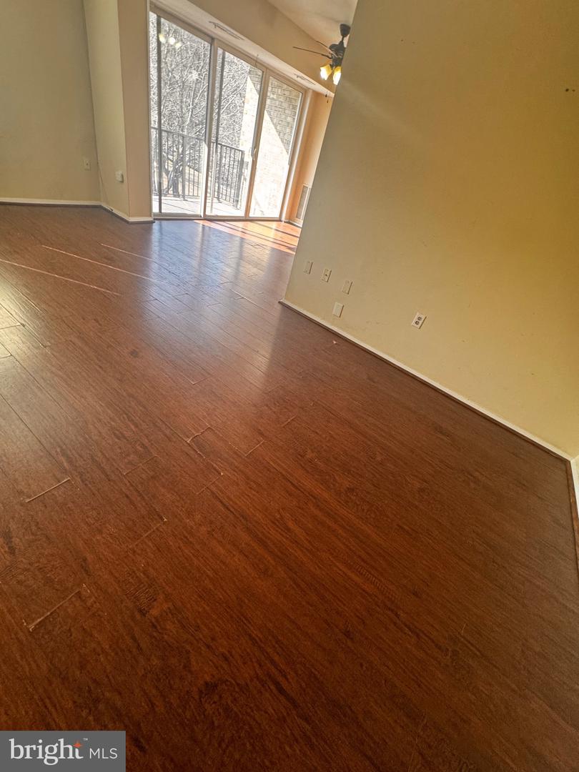 12701 LOTTE DR #301, WOODBRIDGE, Virginia 22192, 1 Bedroom Bedrooms, ,1 BathroomBathrooms,Residential,For sale,12701 LOTTE DR #301,VAPW2113830 MLS # VAPW2113830