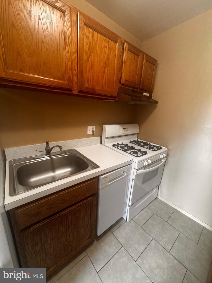 12701 LOTTE DR #301, WOODBRIDGE, Virginia 22192, 1 Bedroom Bedrooms, ,1 BathroomBathrooms,Residential,For sale,12701 LOTTE DR #301,VAPW2113830 MLS # VAPW2113830