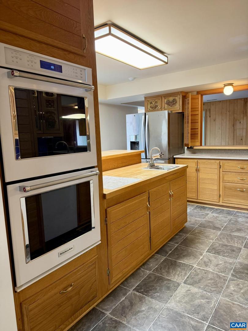 670 BABER LN, SCOTTSVILLE, Virginia 24590, 3 Bedrooms Bedrooms, ,4 BathroomsBathrooms,Residential,For sale,670 BABER LN,674011 MLS # 674011