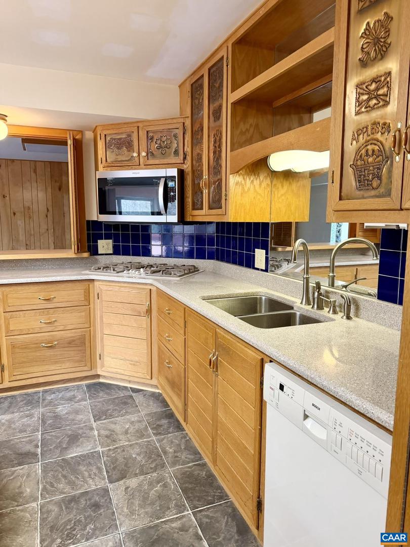 670 BABER LN, SCOTTSVILLE, Virginia 24590, 3 Bedrooms Bedrooms, ,4 BathroomsBathrooms,Residential,For sale,670 BABER LN,674011 MLS # 674011