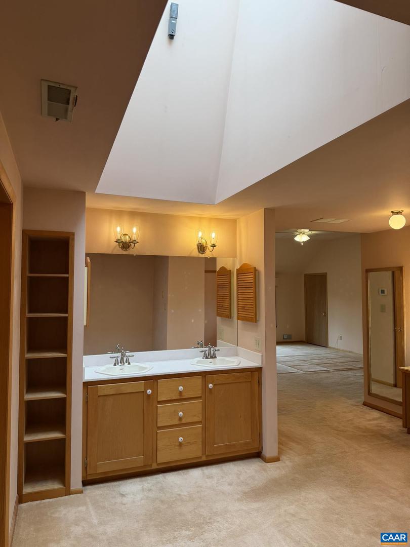 670 BABER LN, SCOTTSVILLE, Virginia 24590, 3 Bedrooms Bedrooms, ,4 BathroomsBathrooms,Residential,For sale,670 BABER LN,674011 MLS # 674011