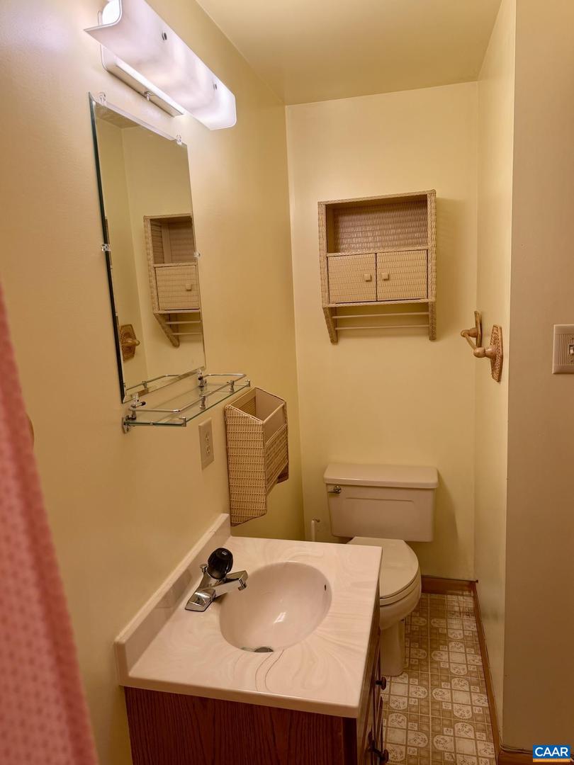 670 BABER LN, SCOTTSVILLE, Virginia 24590, 3 Bedrooms Bedrooms, ,4 BathroomsBathrooms,Residential,For sale,670 BABER LN,674011 MLS # 674011