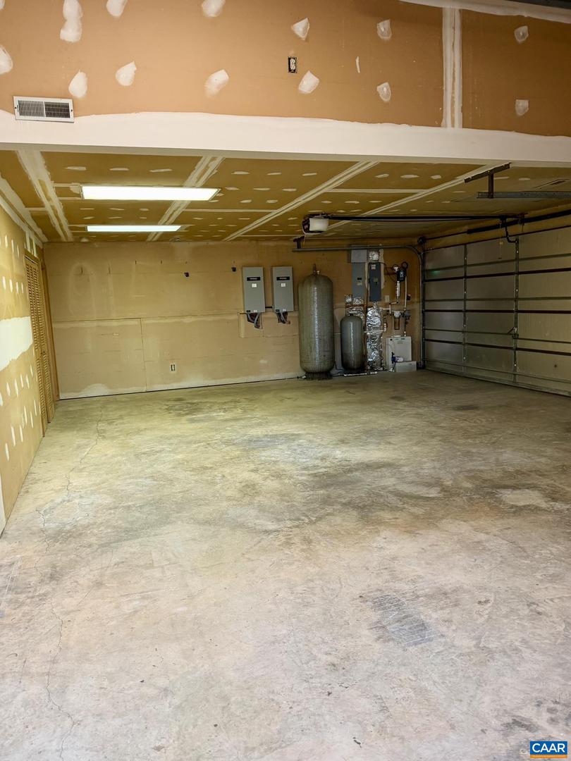 670 BABER LN, SCOTTSVILLE, Virginia 24590, 3 Bedrooms Bedrooms, ,4 BathroomsBathrooms,Residential,For sale,670 BABER LN,674011 MLS # 674011