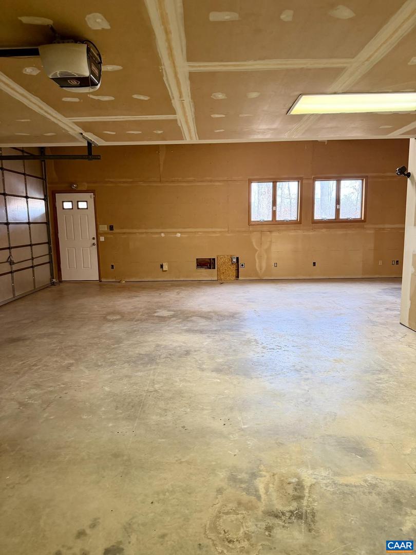 670 BABER LN, SCOTTSVILLE, Virginia 24590, 3 Bedrooms Bedrooms, ,4 BathroomsBathrooms,Residential,For sale,670 BABER LN,674011 MLS # 674011