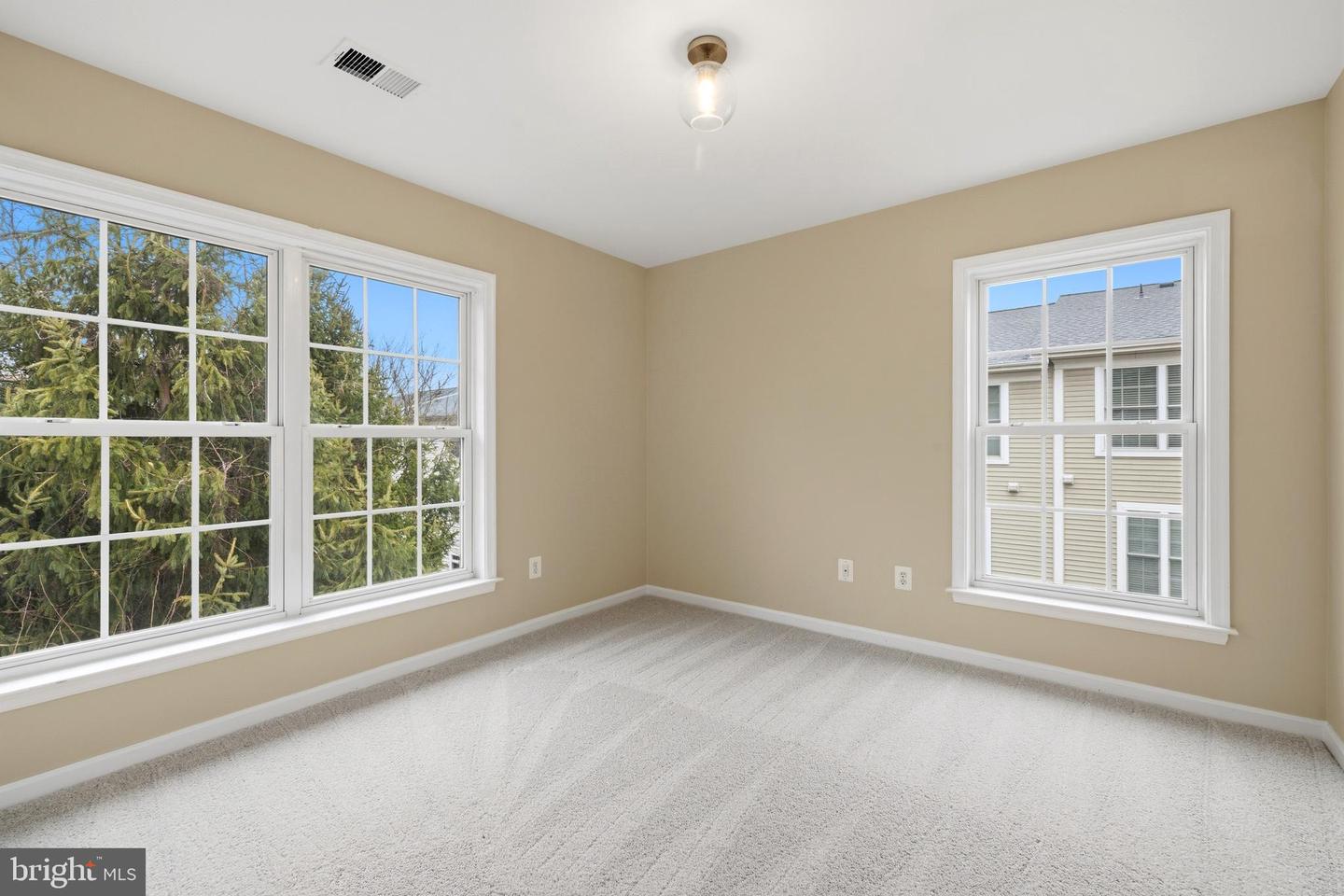 7122 HUNTLEY CREEK PL #77A, ALEXANDRIA, Virginia 22306, 3 Bedrooms Bedrooms, ,2 BathroomsBathrooms,Residential,For sale,7122 HUNTLEY CREEK PL #77A,VAFX2294350 MLS # VAFX2294350