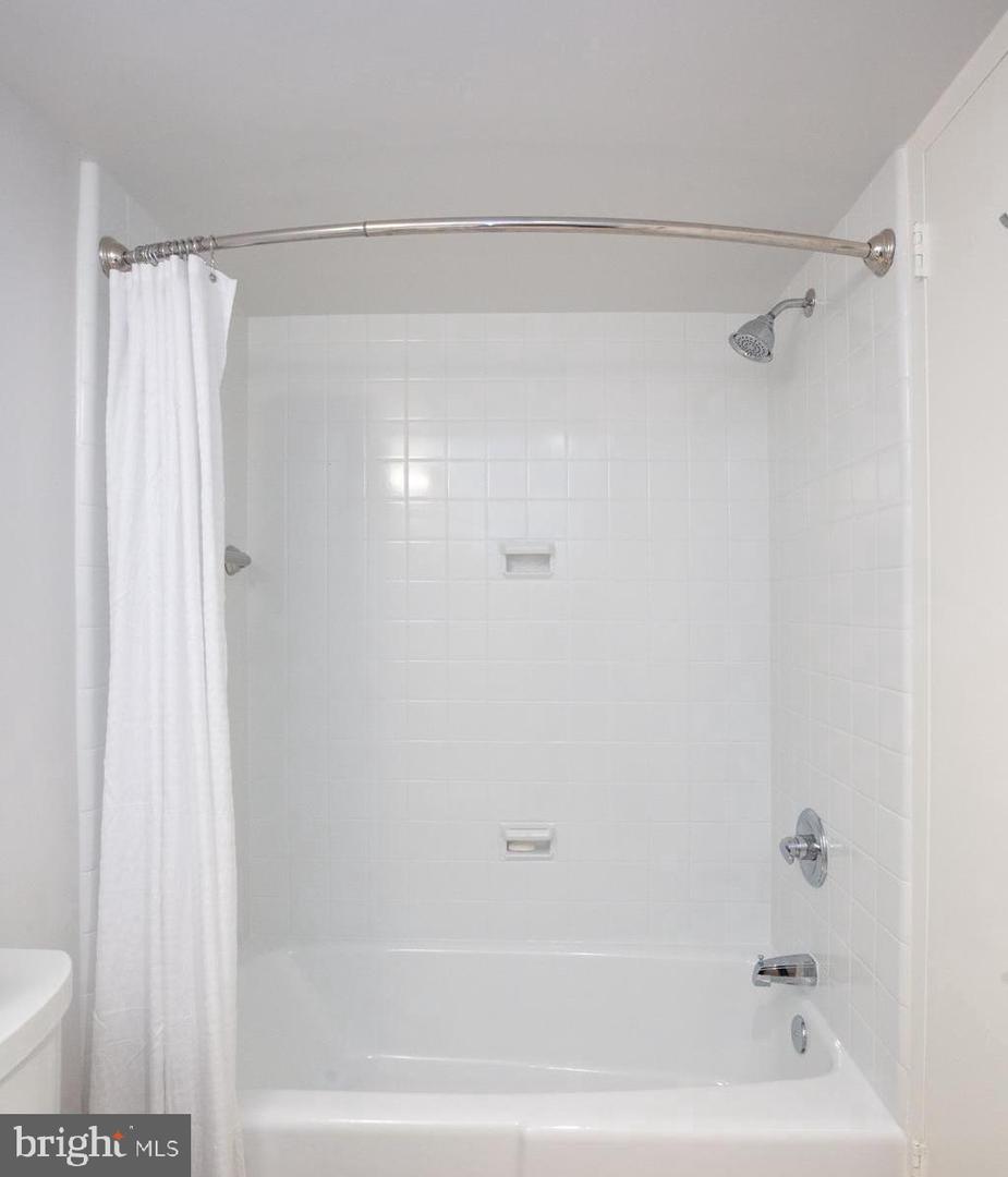 3001 VEAZEY TER NW #1128, WASHINGTON, District Of Columbia 20008, ,1 BathroomBathrooms,Residential,For sale,3001 VEAZEY TER NW #1128,DCDC2249164 MLS # DCDC2249164