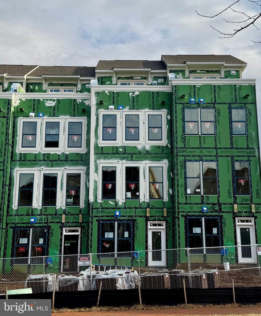 633 BELMONT BAY DR, WOODBRIDGE, Virginia 22191, 4 Bedrooms Bedrooms, ,4 BathroomsBathrooms,Residential,For sale,633 BELMONT BAY DR,VAPW2113838 MLS # VAPW2113838