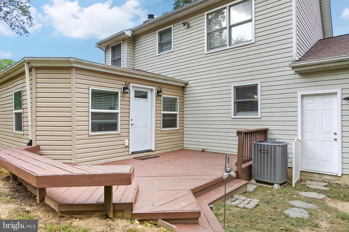 16 S POINTE LN, FREDERICKSBURG, Virginia 22405, 4 Bedrooms Bedrooms, ,3 BathroomsBathrooms,Residential,For sale,16 S POINTE LN,VAST2046666 MLS # VAST2046666