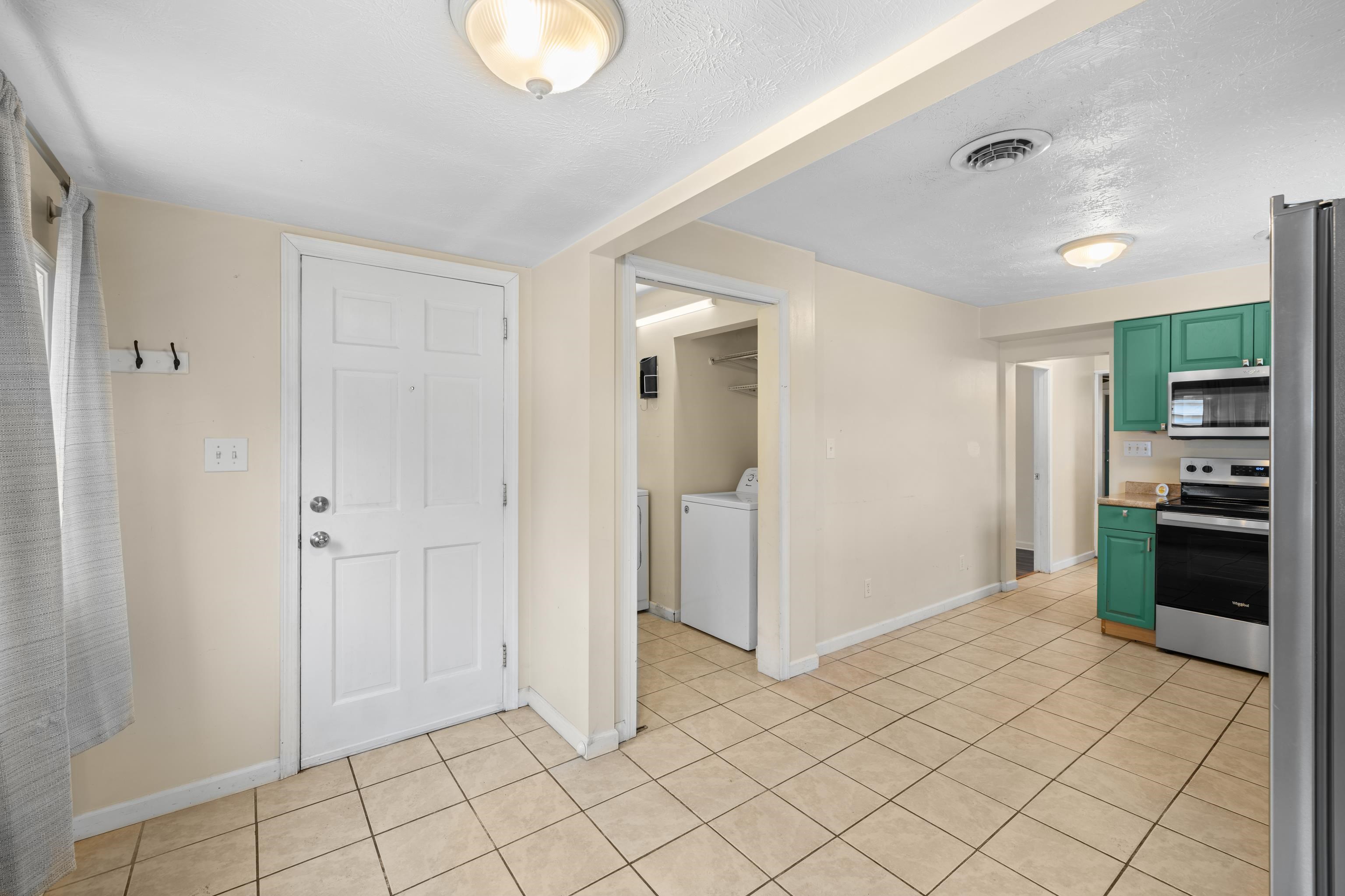 525 EAST SIDE HWY, WAYNESBORO, Virginia 22980, 2 Bedrooms Bedrooms, ,1 BathroomBathrooms,Residential,525 EAST SIDE HWY,673403 MLS # 673403