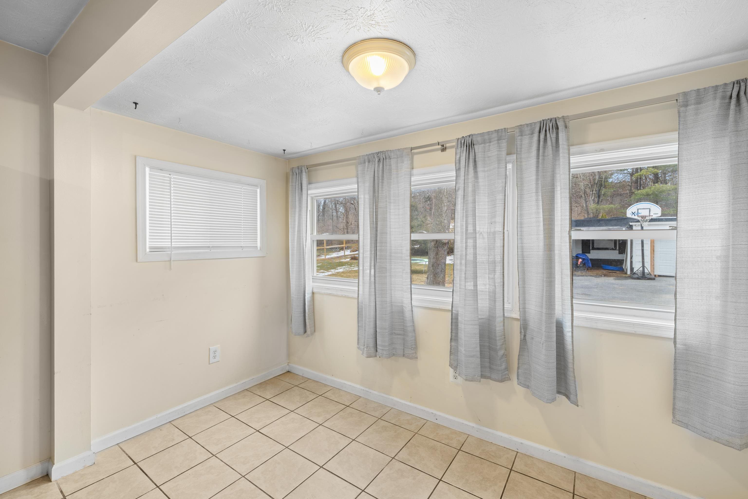 525 EAST SIDE HWY, WAYNESBORO, Virginia 22980, 2 Bedrooms Bedrooms, ,1 BathroomBathrooms,Residential,525 EAST SIDE HWY,673403 MLS # 673403