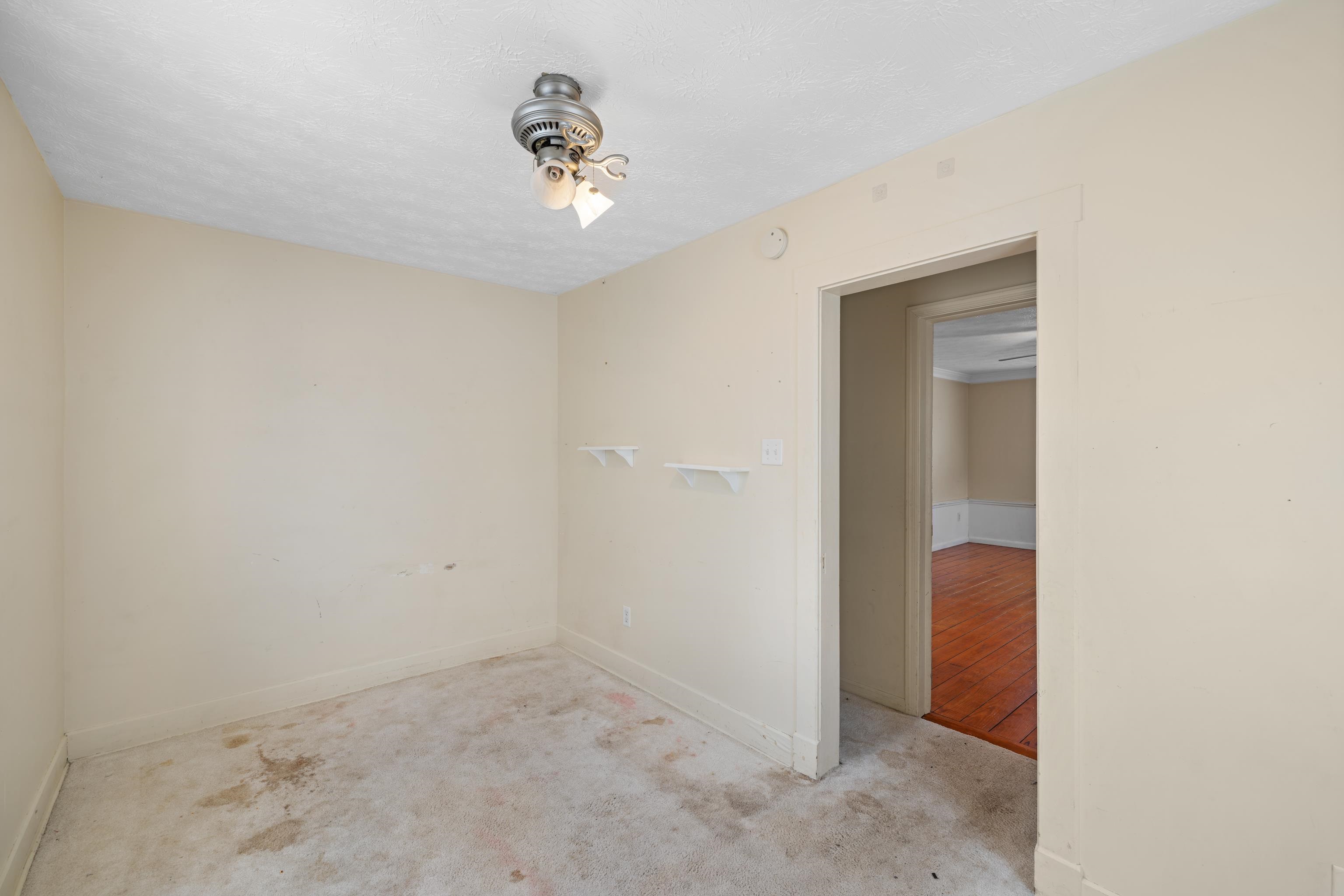 525 EAST SIDE HWY, WAYNESBORO, Virginia 22980, 2 Bedrooms Bedrooms, ,1 BathroomBathrooms,Residential,525 EAST SIDE HWY,673403 MLS # 673403