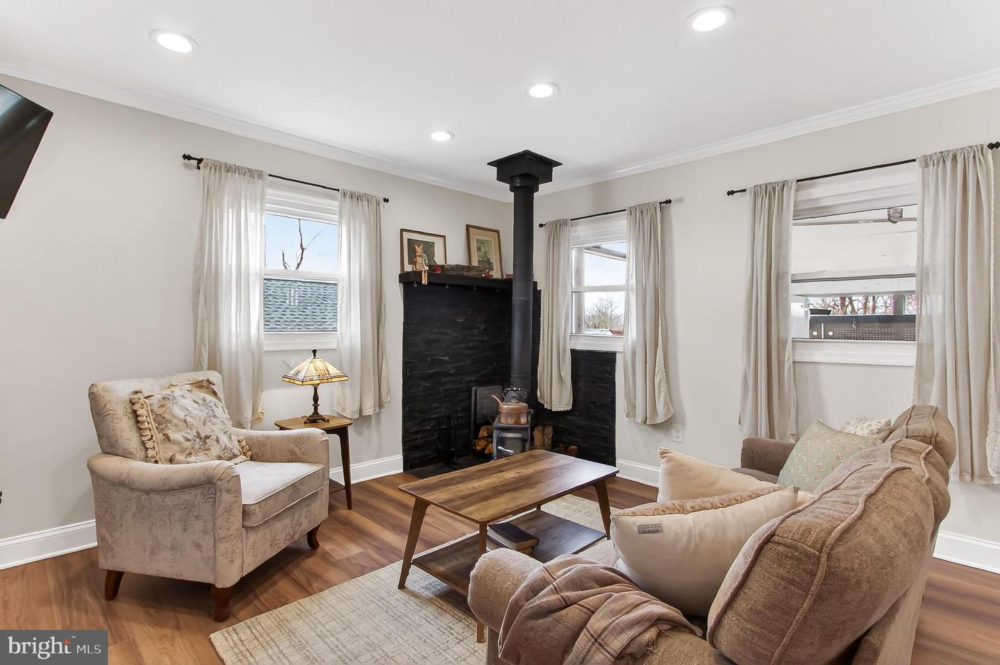 3121 WESTLEY RD, FALLS CHURCH, Virginia 22042, 4 Bedrooms Bedrooms, ,2 BathroomsBathrooms,Residential,For sale,3121 WESTLEY RD,VAFX2294296 MLS # VAFX2294296