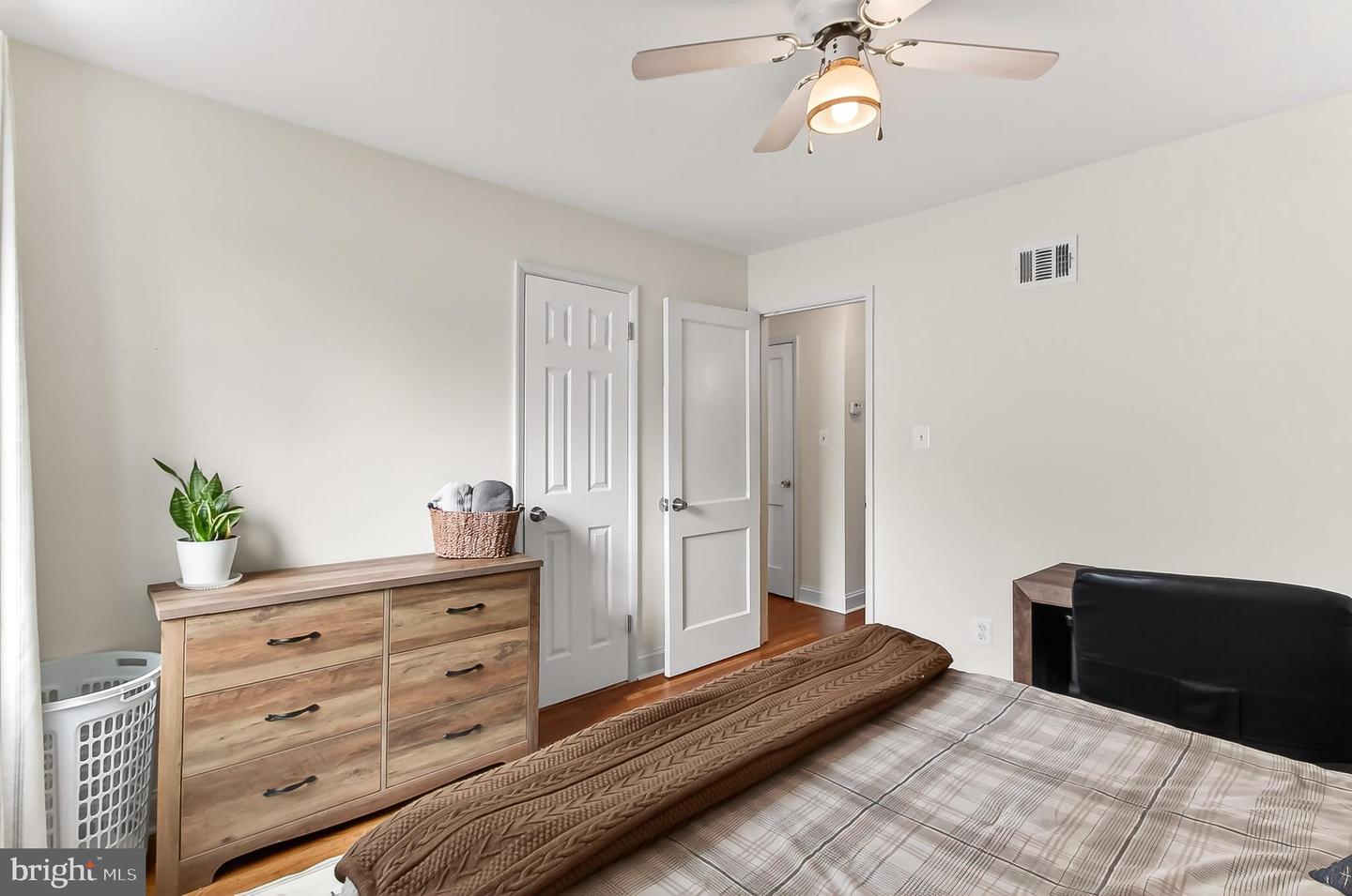 3121 WESTLEY RD, FALLS CHURCH, Virginia 22042, 4 Bedrooms Bedrooms, ,2 BathroomsBathrooms,Residential,For sale,3121 WESTLEY RD,VAFX2294296 MLS # VAFX2294296