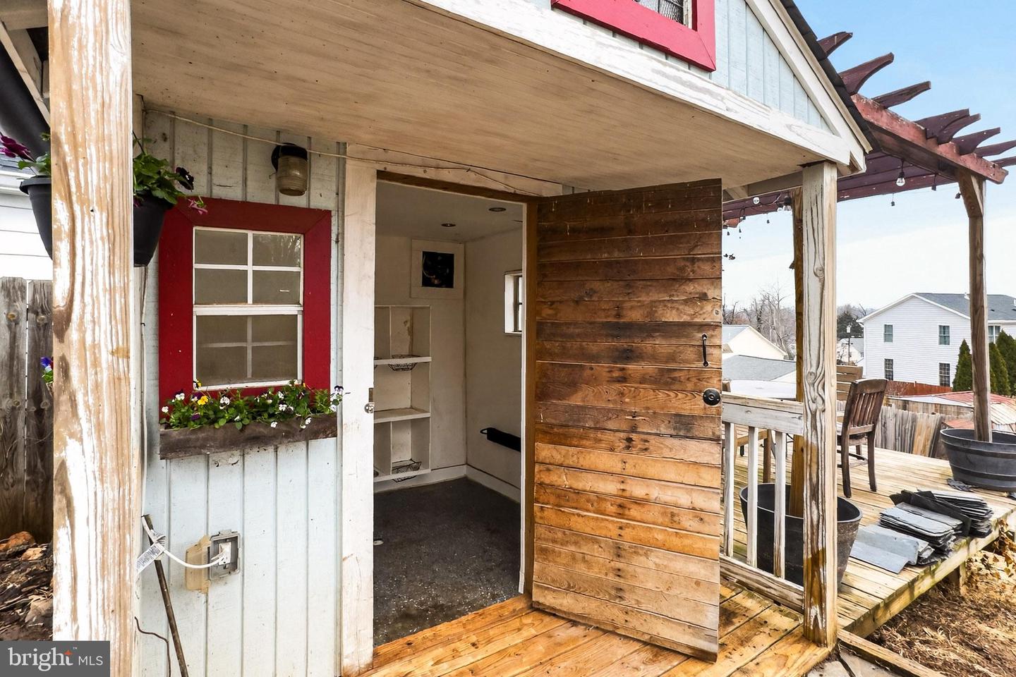 3121 WESTLEY RD, FALLS CHURCH, Virginia 22042, 4 Bedrooms Bedrooms, ,2 BathroomsBathrooms,Residential,For sale,3121 WESTLEY RD,VAFX2294296 MLS # VAFX2294296