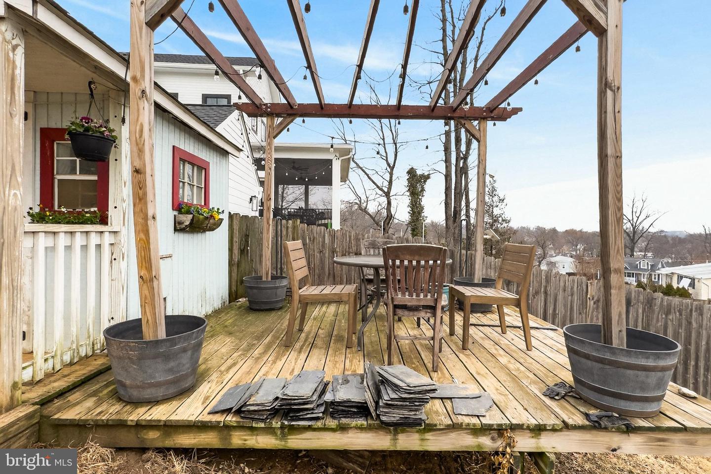 3121 WESTLEY RD, FALLS CHURCH, Virginia 22042, 4 Bedrooms Bedrooms, ,2 BathroomsBathrooms,Residential,For sale,3121 WESTLEY RD,VAFX2294296 MLS # VAFX2294296