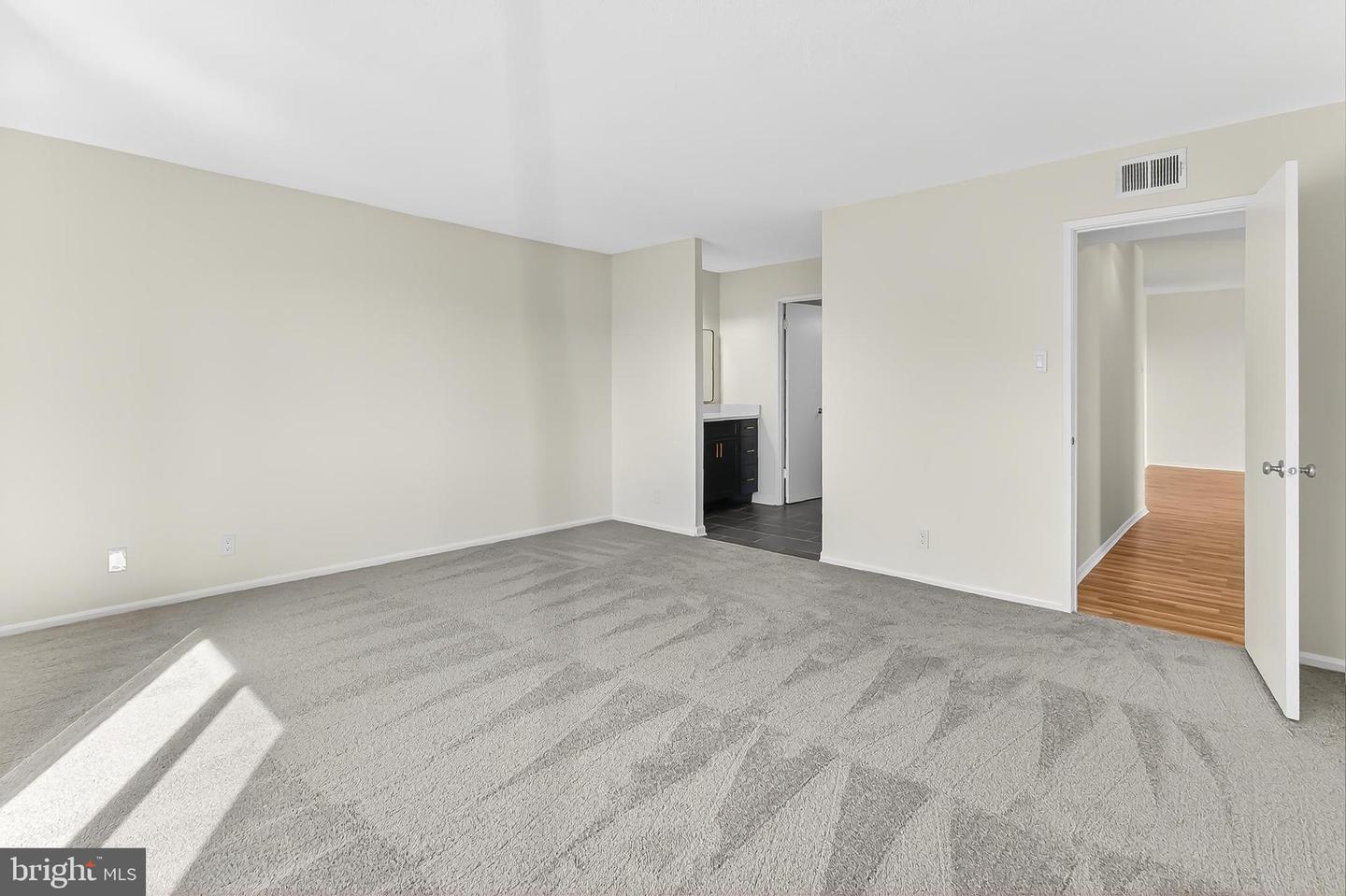 205 YOAKUM PKWY #1511, ALEXANDRIA, Virginia 22304, 3 Bedrooms Bedrooms, ,2 BathroomsBathrooms,Residential,For sale,205 YOAKUM PKWY #1511,VAAX2054828 MLS # VAAX2054828