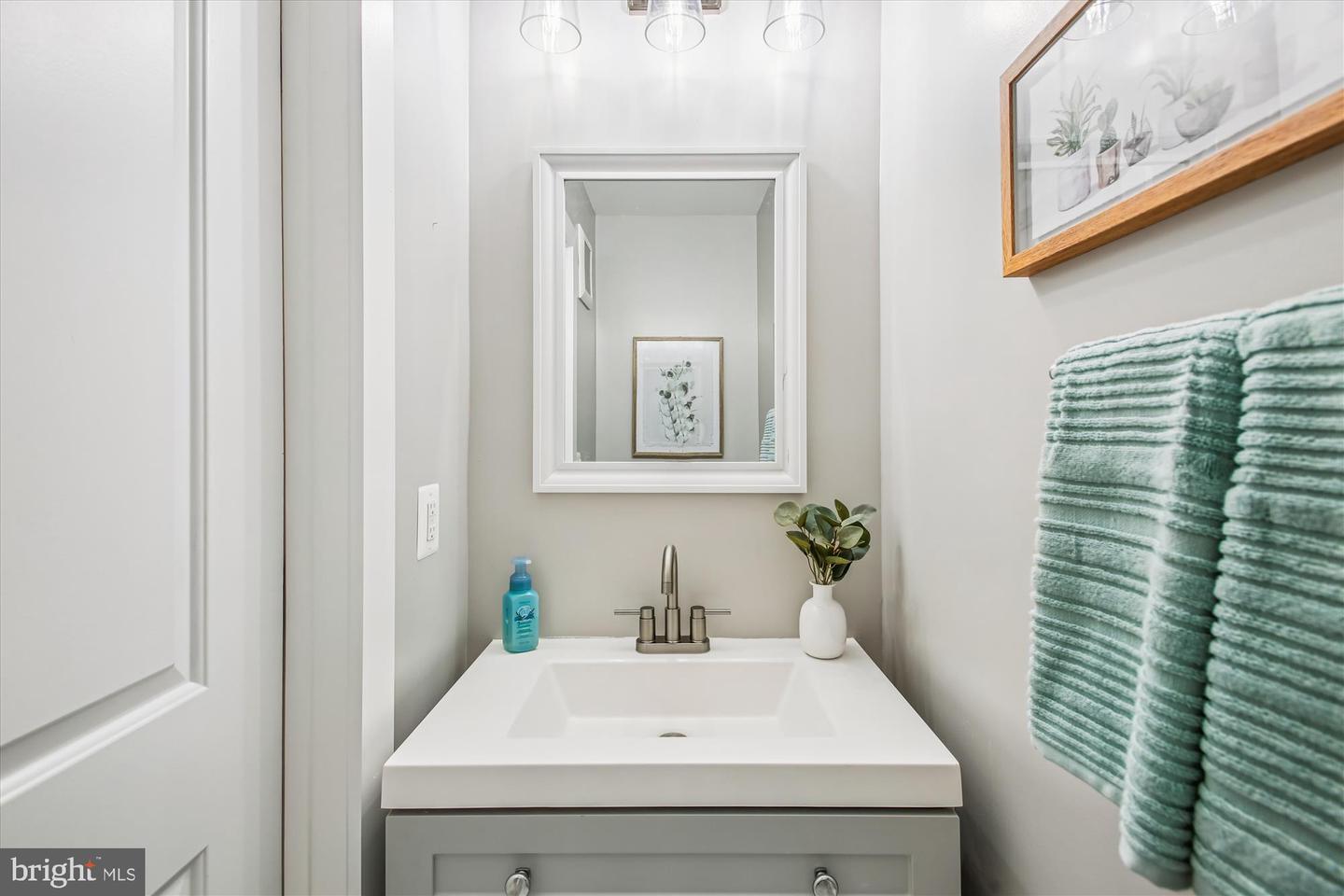 4315 NEW HAMPSHIRE AVE NW #1, WASHINGTON, District Of Columbia 20011, 2 Bedrooms Bedrooms, 6 Rooms Rooms,2 BathroomsBathrooms,Residential,For sale,4315 NEW HAMPSHIRE AVE NW #1,DCDC2249130 MLS # DCDC2249130