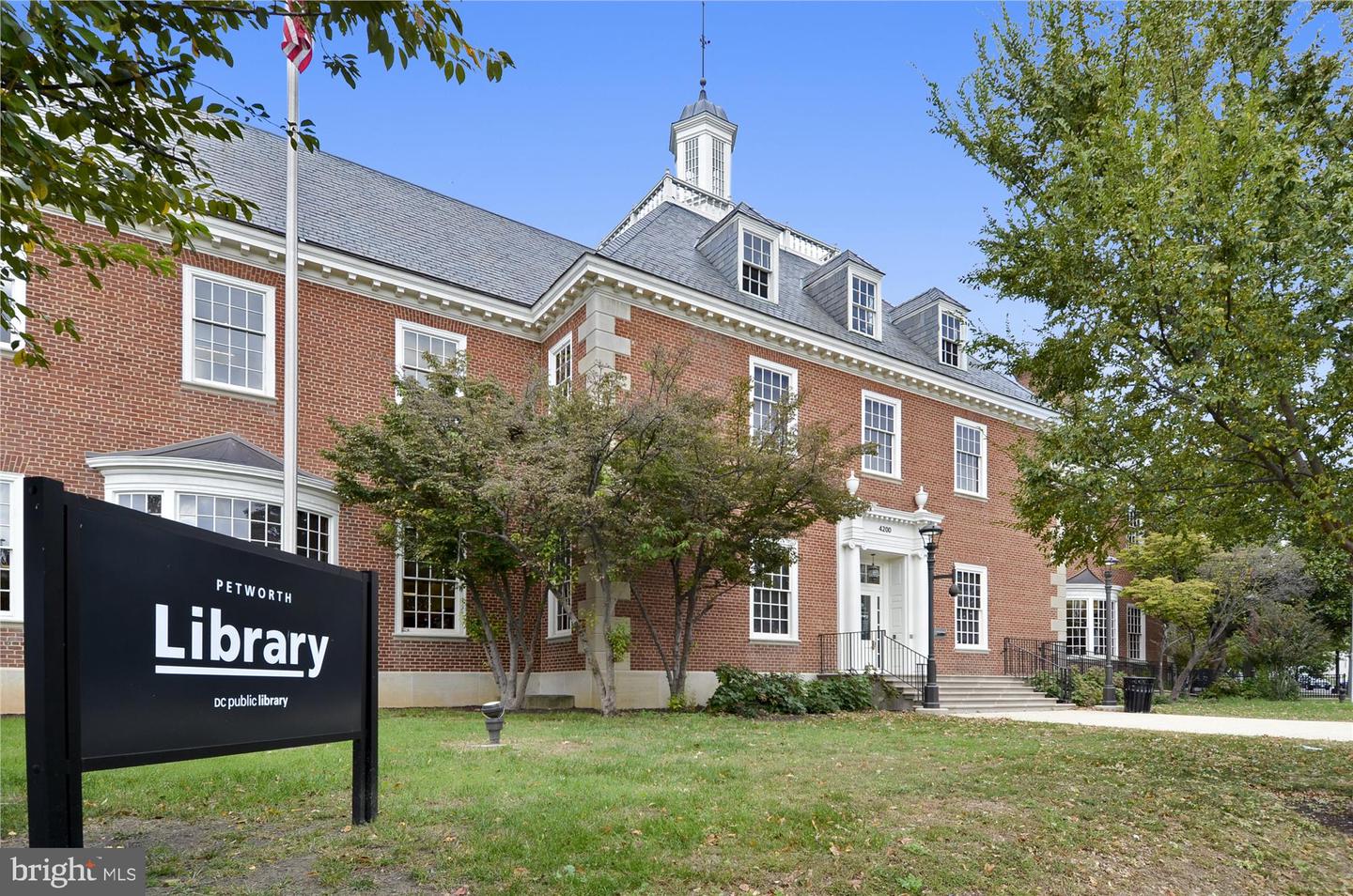 4315 NEW HAMPSHIRE AVE NW #1, WASHINGTON, District Of Columbia 20011, 2 Bedrooms Bedrooms, 6 Rooms Rooms,2 BathroomsBathrooms,Residential,For sale,4315 NEW HAMPSHIRE AVE NW #1,DCDC2249130 MLS # DCDC2249130