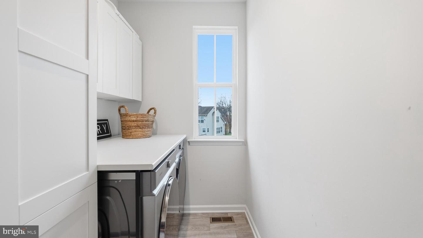 9441 DESCHAMP, MANASSAS, Virginia 20112, 5 Bedrooms Bedrooms, 6 Rooms Rooms,3 BathroomsBathrooms,Residential,For sale,9441 DESCHAMP,VAPW2113814 MLS # VAPW2113814