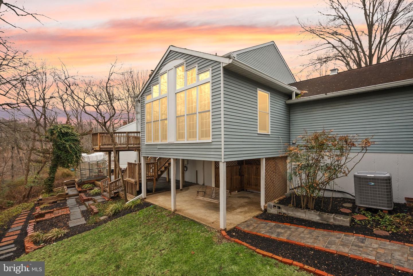 8461 RUSHING CREEK CT, SPRINGFIELD, Virginia 22153, 4 Bedrooms Bedrooms, ,2 BathroomsBathrooms,Residential,For sale,8461 RUSHING CREEK CT,VAFX2294316 MLS # VAFX2294316