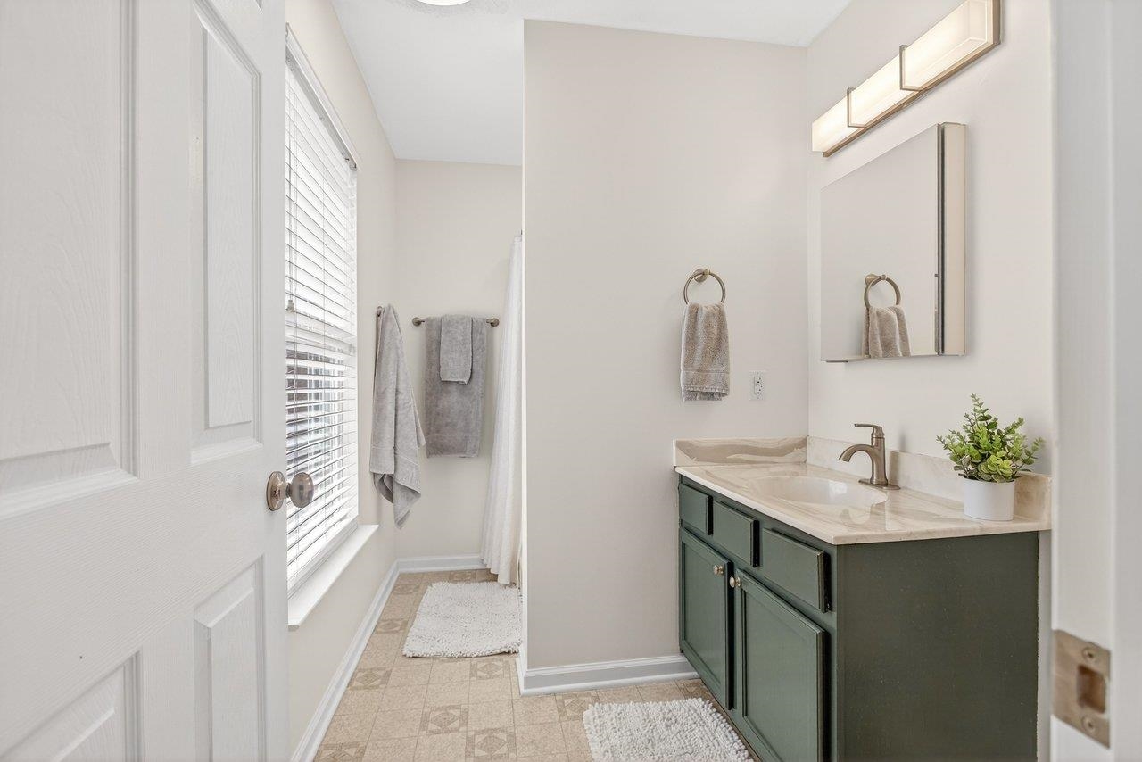 573 POINTE DR, HARRISONBURG, Virginia 22801, 3 Bedrooms Bedrooms, ,2 BathroomsBathrooms,Residential,573 POINTE DR,673953 MLS # 673953