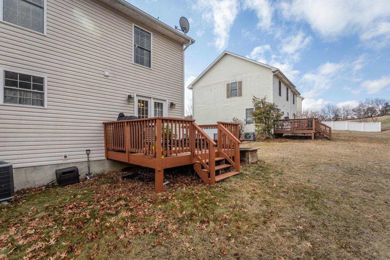 573 POINTE DR, HARRISONBURG, Virginia 22801, 3 Bedrooms Bedrooms, ,2 BathroomsBathrooms,Residential,573 POINTE DR,673953 MLS # 673953